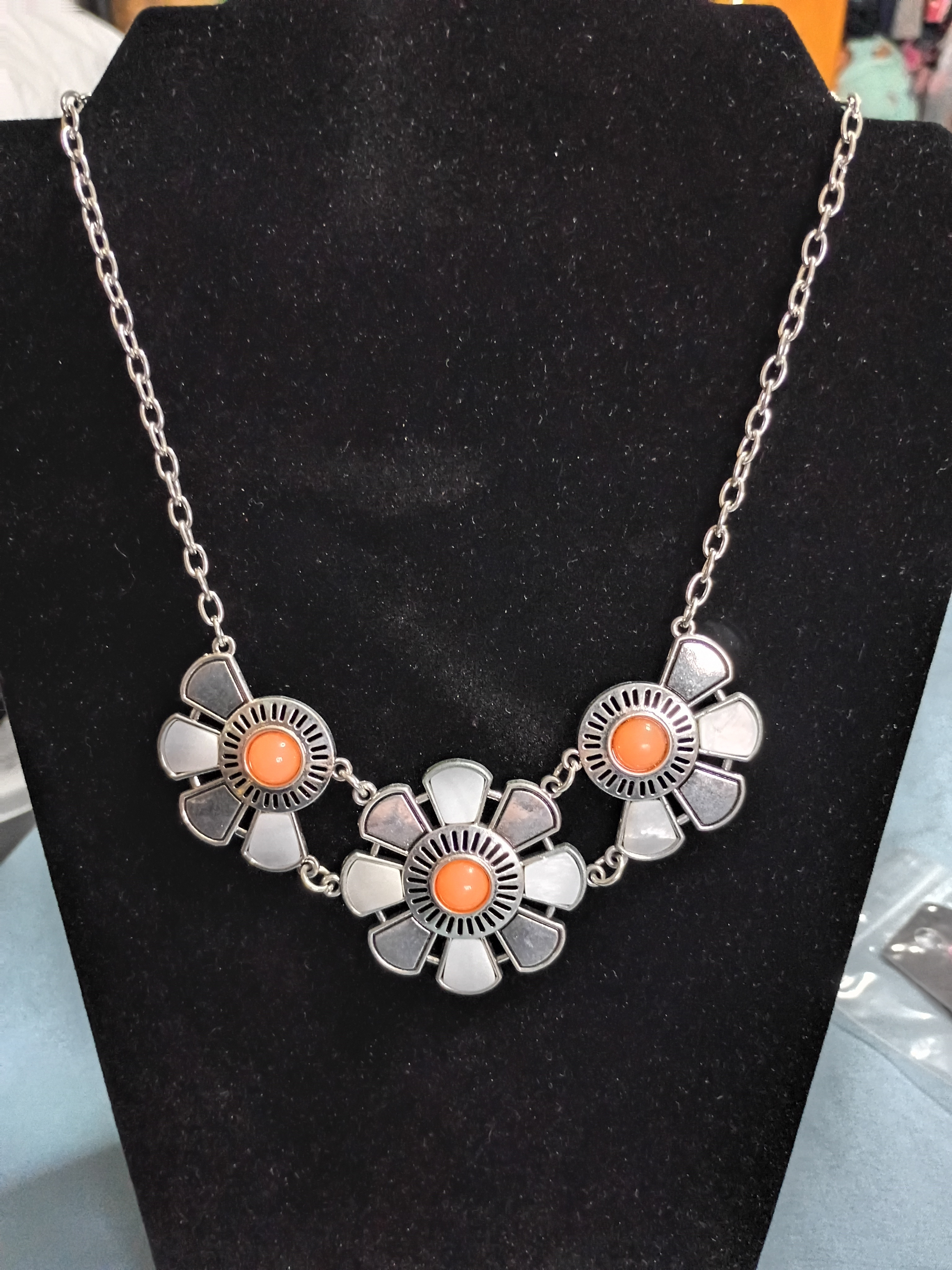 Paparazzi Silver Floral Necklace With Orange Centers 12$